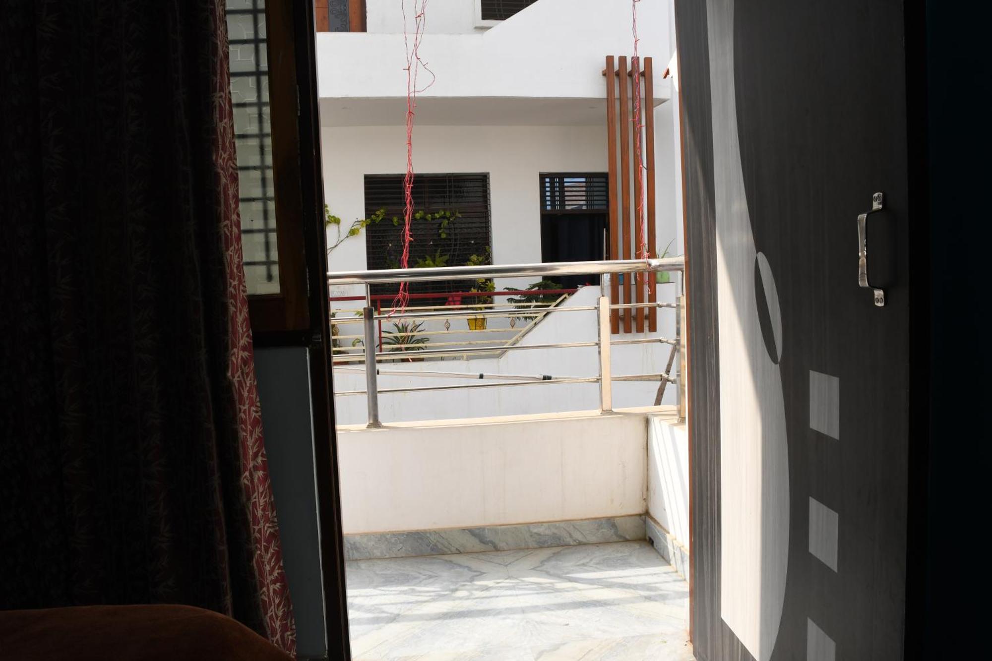 Indra Apartment Varanasi Exterior foto