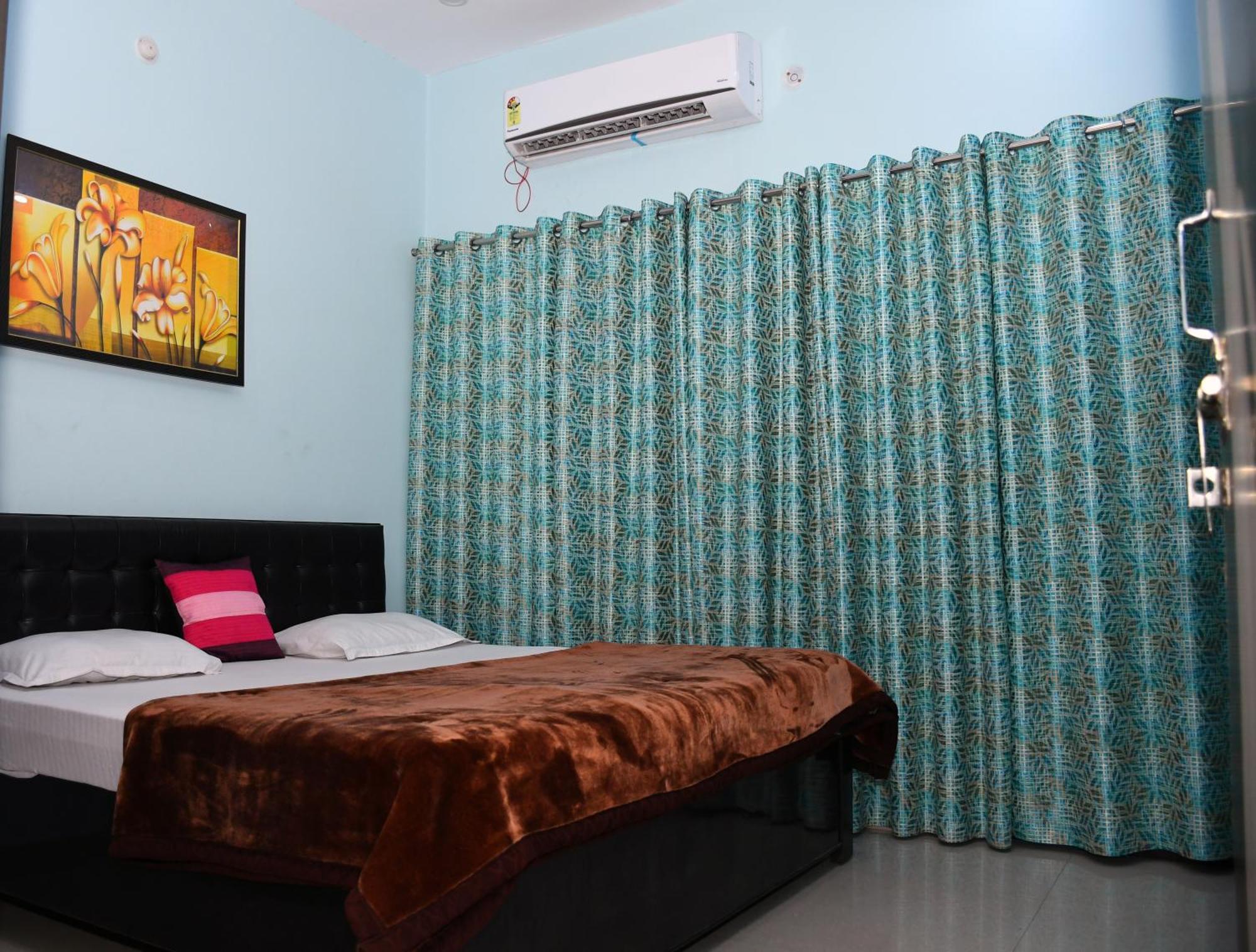 Indra Apartment Varanasi Exterior foto
